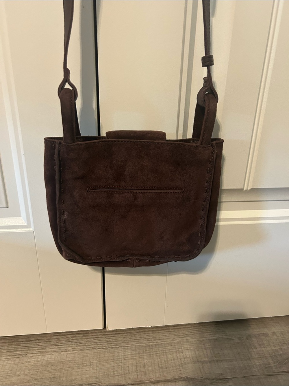 The Sak Los Feliz brown suede crossbody - Picture 3 of 10